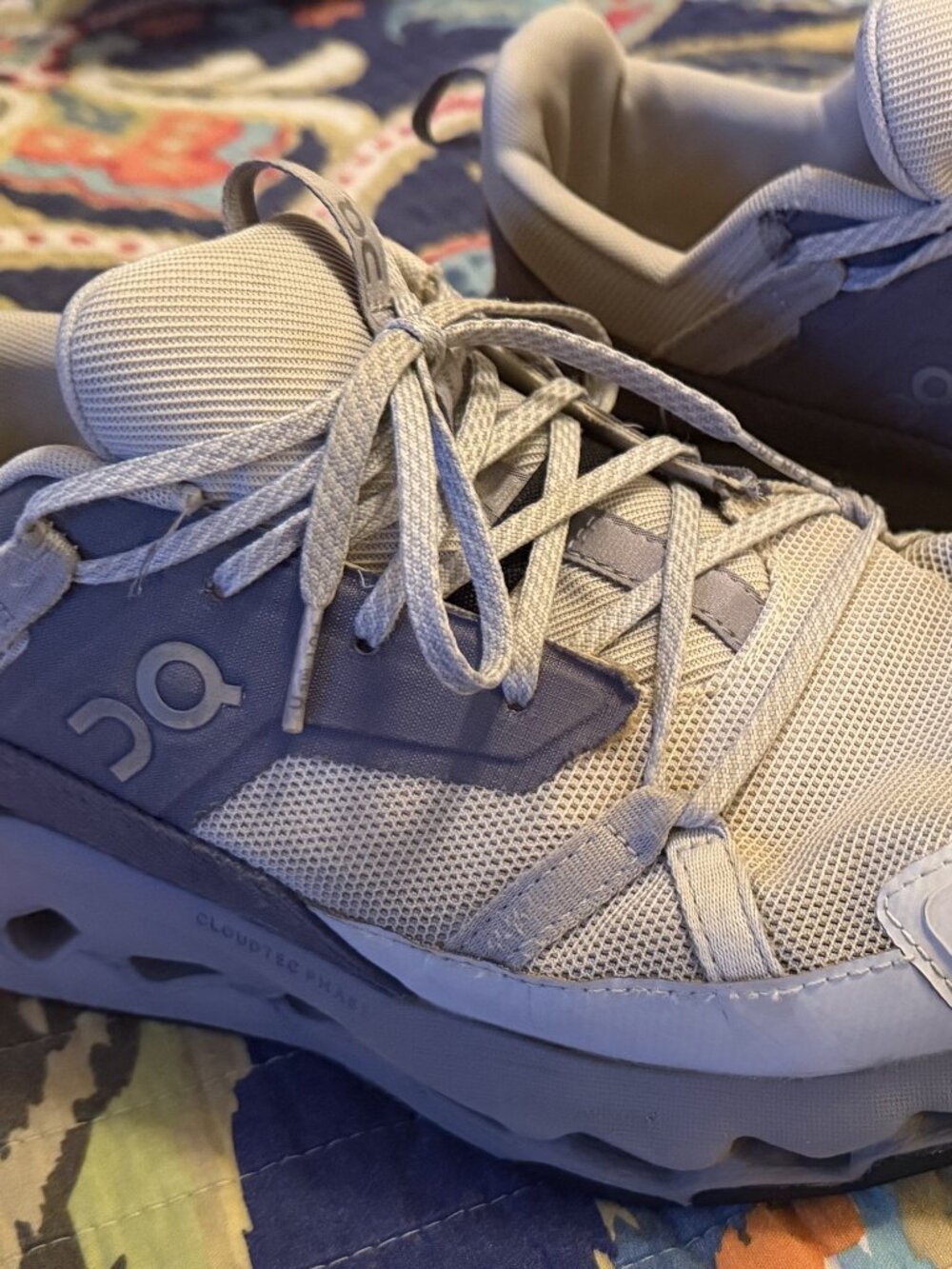 On Running - Cloudsurfer shoes